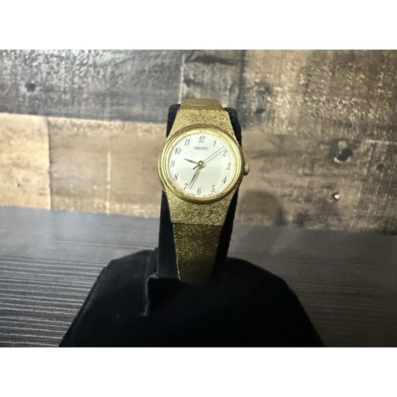 RARE seiko Collector Women's Vintage  Golden Watch With Brand New Battery - Picture 2 of 13